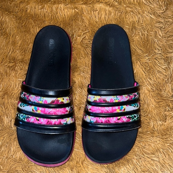 Adidas Adilette Women’s slides black with floral - Picture 1 of 7